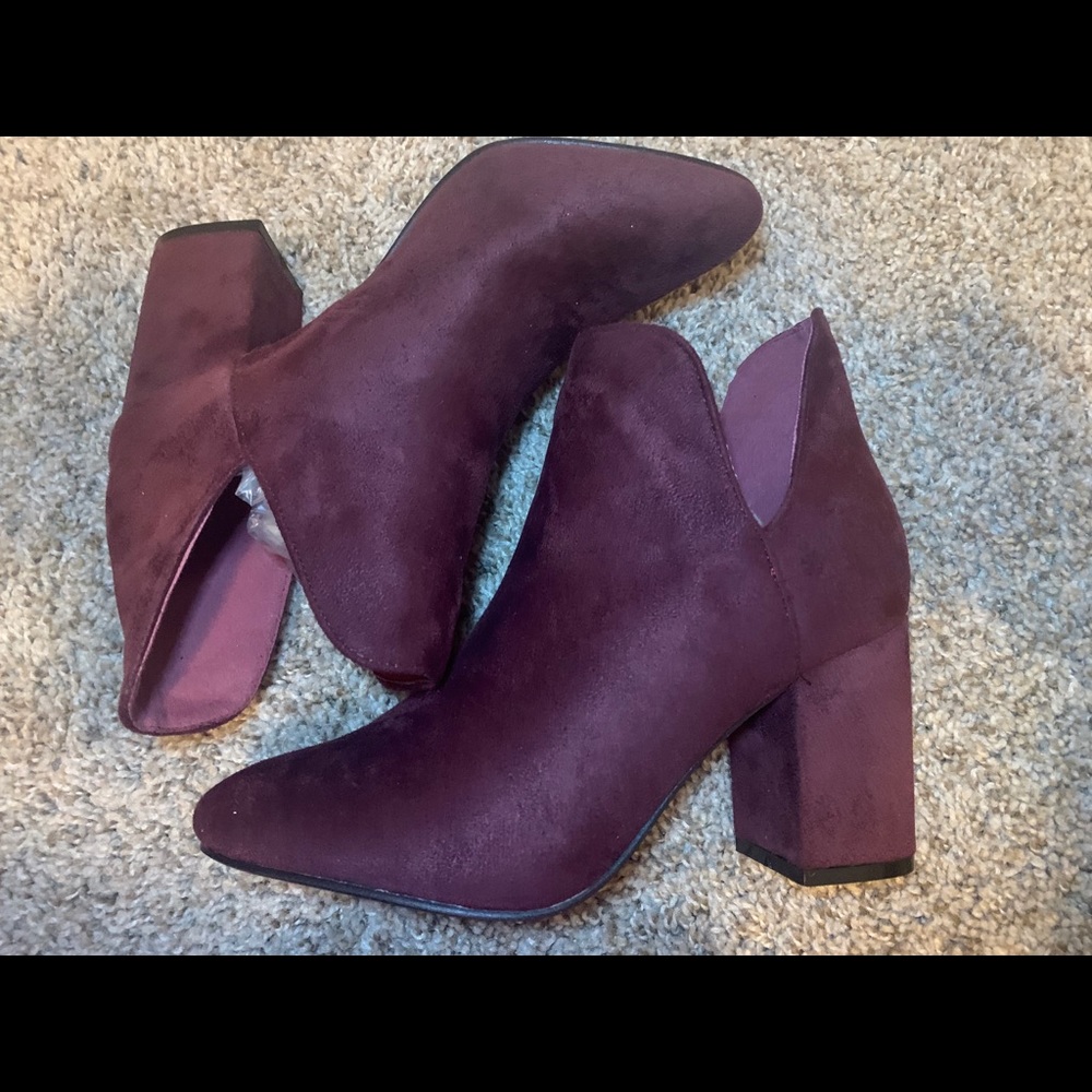BURGUNDY HEEL BOOT